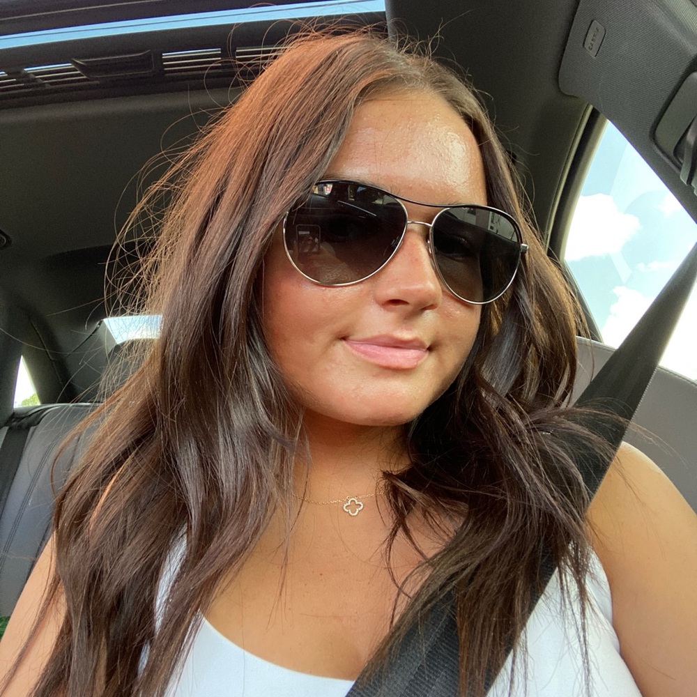 Meet your Posher, Candice